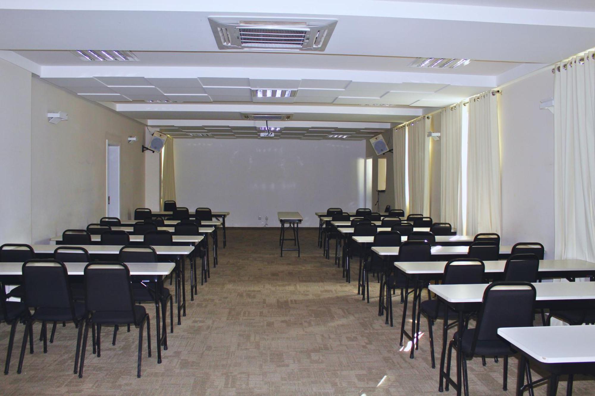 Gontijo Inn Hotel Itajubá Buitenkant foto The conference room